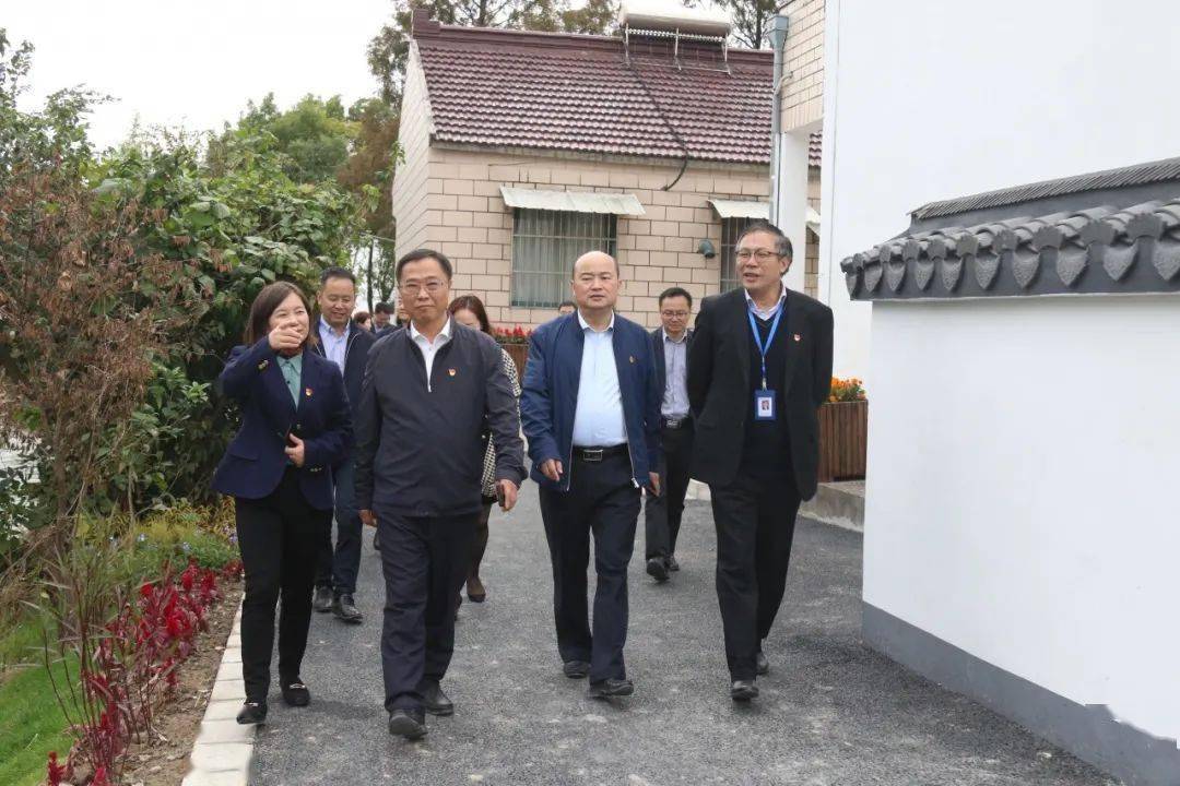 双联双进区建设交通工作党委与西渡街道党工委召开中心组联组学习会