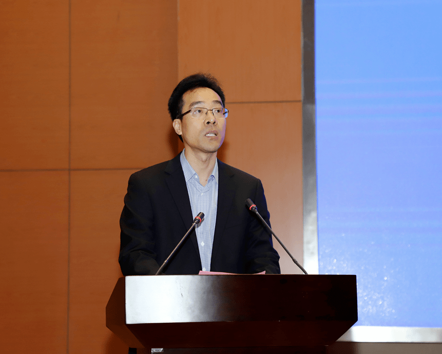 江阴市人民政府副市长虞卫才讲话.