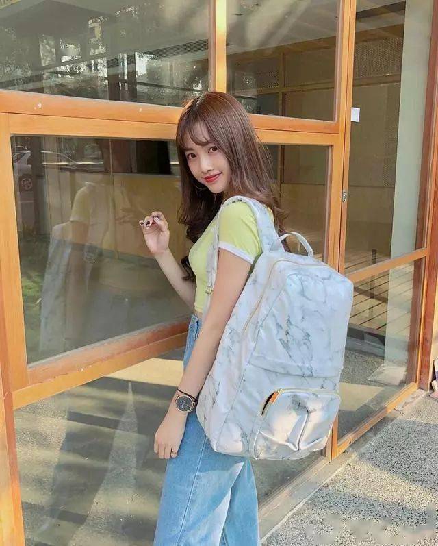 心机|拍照时学会这15个心机姿势，瞬间变美！