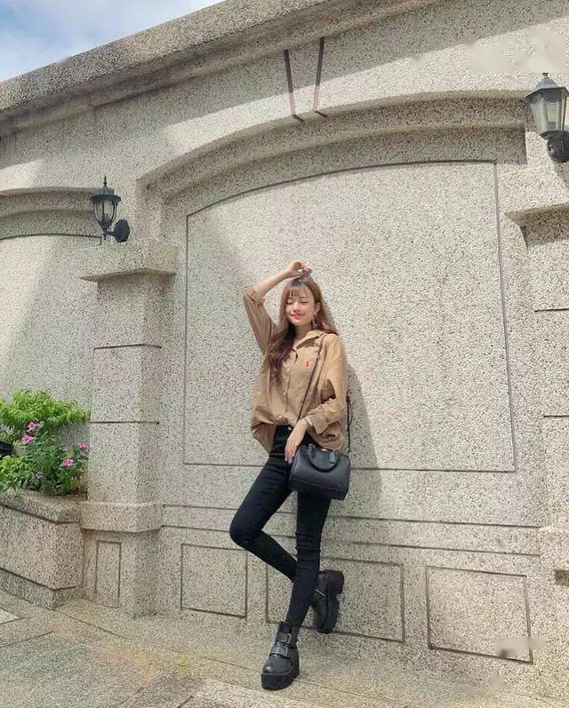 心机|拍照时学会这15个心机姿势，瞬间变美！