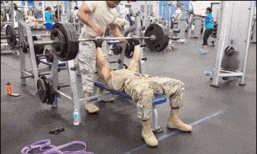 健身|美国大兵变态的肌肉训练，看完大写的服......
