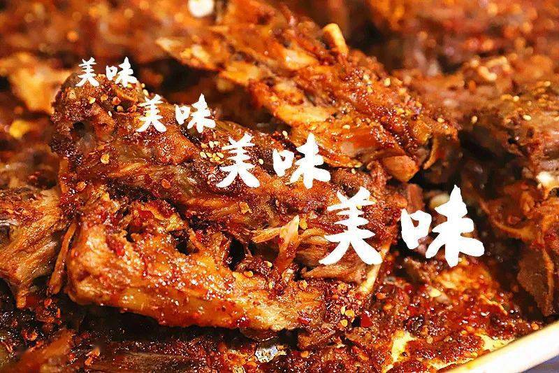 兴文狂啃酱骨头自助火锅来了,仅需39.9元吃到扶墙走!