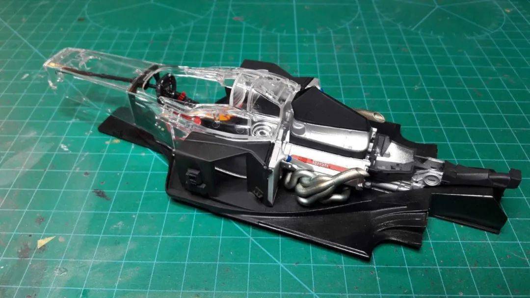 kit 大师作！半透明F1？田宫1:20 Ferrari F2001 赛车模型_手机搜狐网