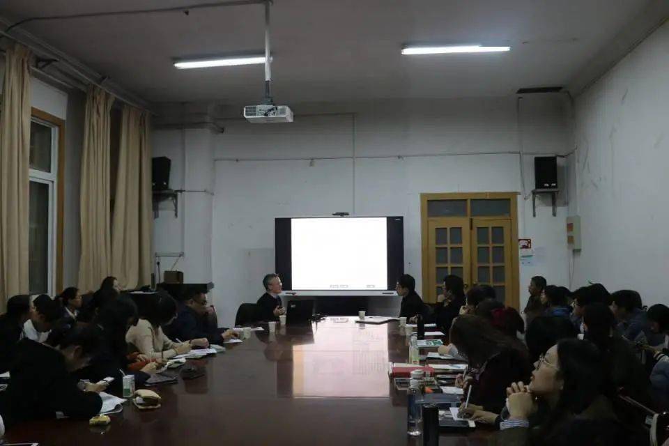 【云开体育app】
【历院动态】乐启良教授应邀在历史文化学院