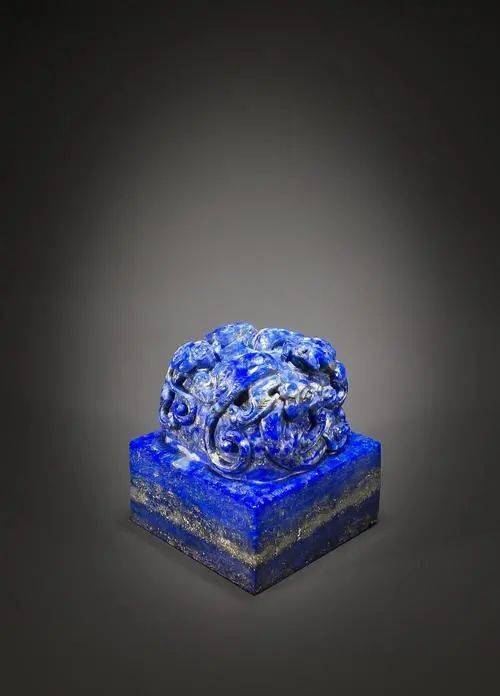 蓝色|这个色系的珠宝，高级温和又迷人，每一种都是美哭的节奏！