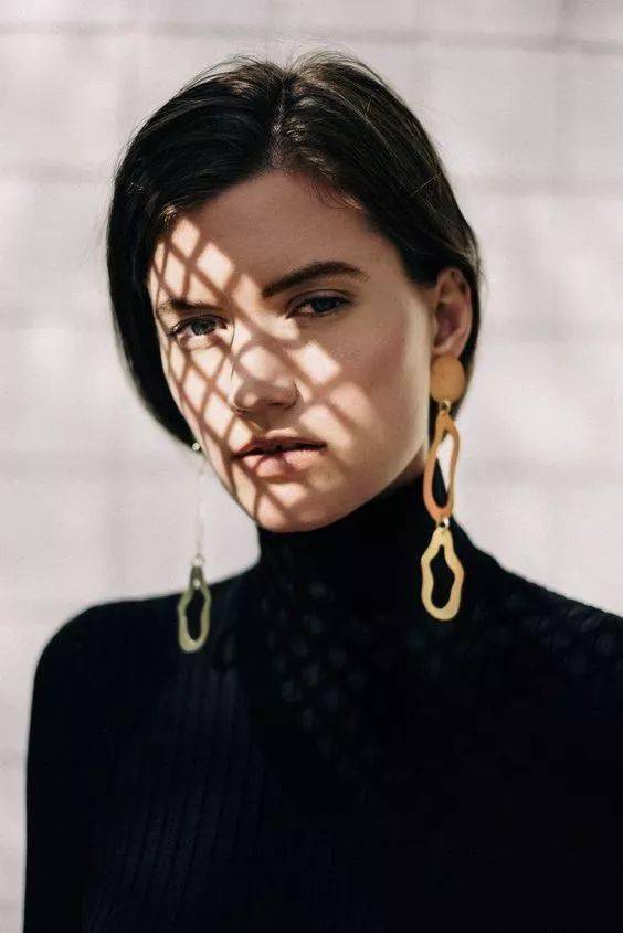 脸型|适合圆脸、方脸、长脸的“心机饰品”找到了！时髦还超显脸小！！