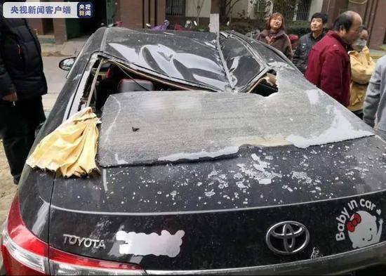 多次故意从18楼抛物还扔下25公斤杠铃 男子获刑