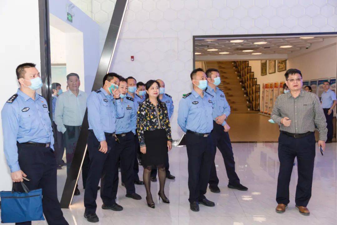 深圳市公安局马鸿雁副局长一行莅临中澳指导道法建设工作_手机搜狐网