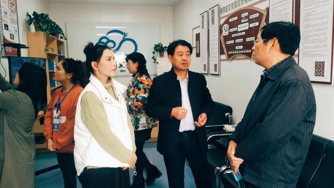 漯河市文广旅局副局长胡明刚一行到我市调研考察公共数字文化建设