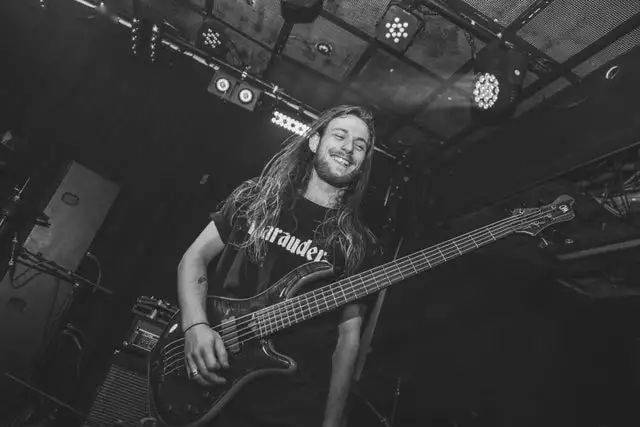 长发|一群喜欢留长发的男生各种po自拍，有些居然性感又妩媚啊！