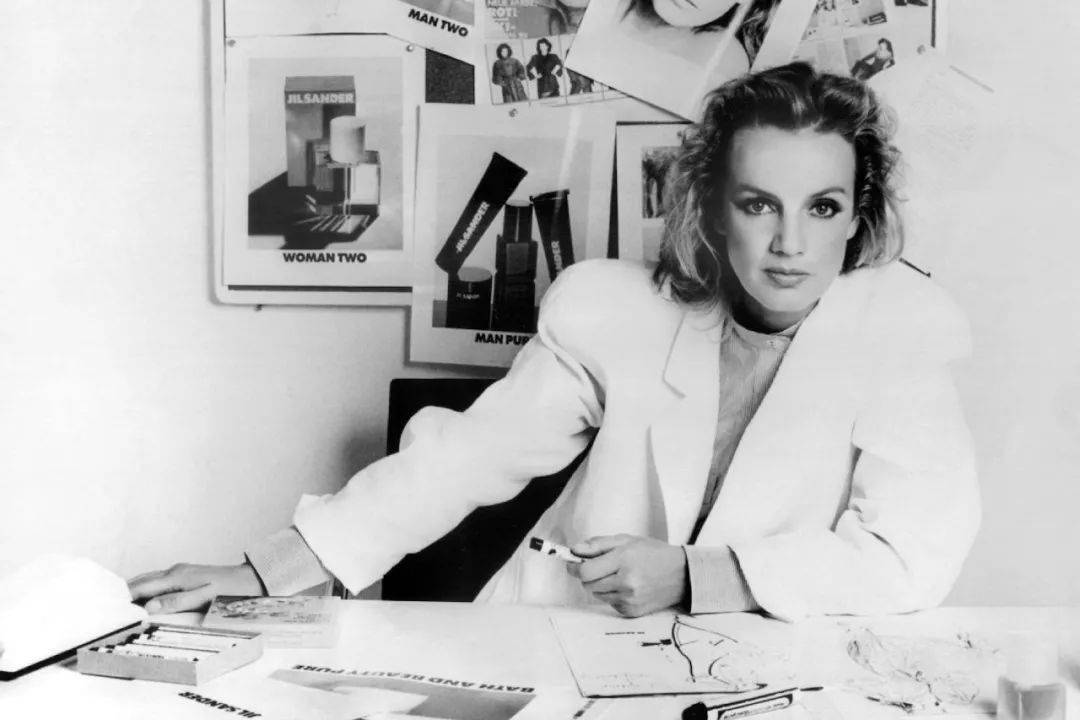 Jil|巴黎人曾经无视她，如今她已是“极简女王”，和优衣库的联名5分钟售罄！