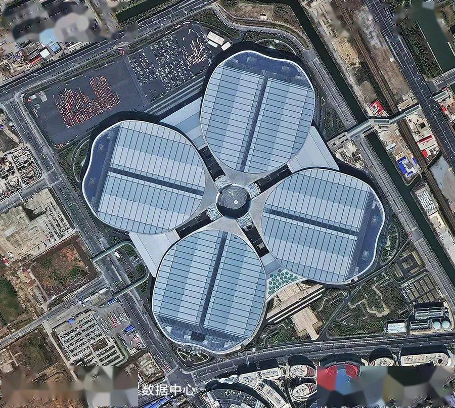 高分二号卫星拍摄的上海国家会展中心影像