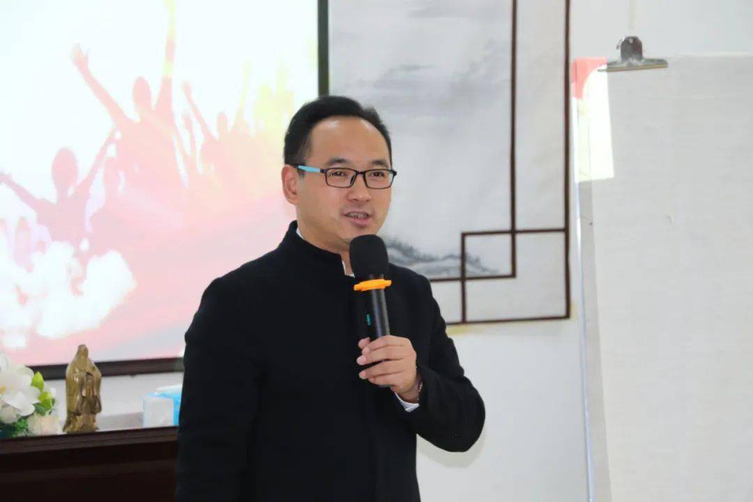 钟老师授课中