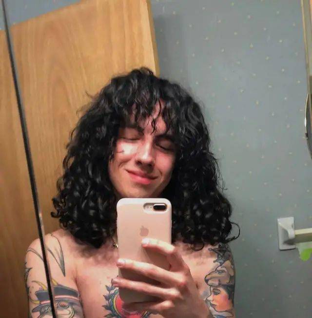 长发|一群喜欢留长发的男生各种po自拍，有些居然性感又妩媚啊！