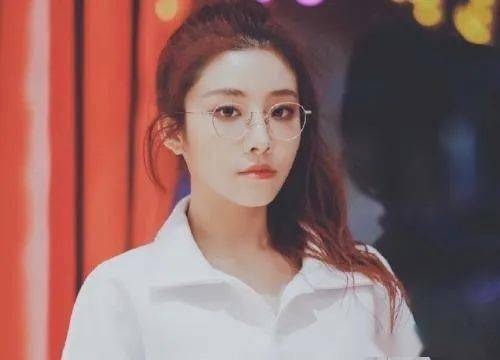 The|【2020.11.15】喻言道歉以后资源会恢复？为什么鞠婧祎不分享口红？说说富大龙？明星的房车？欧阳娜娜和陈飞宇现在？