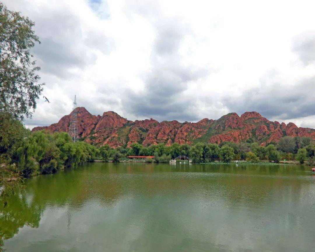 图丨红山文化发源地--赤峰红山图丨黃山风景这边独好图丨黃山迎客松