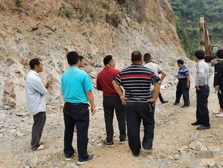 震撼!信宜这在石山峭壁上修路,近40近公里建成后将缩短为21公里