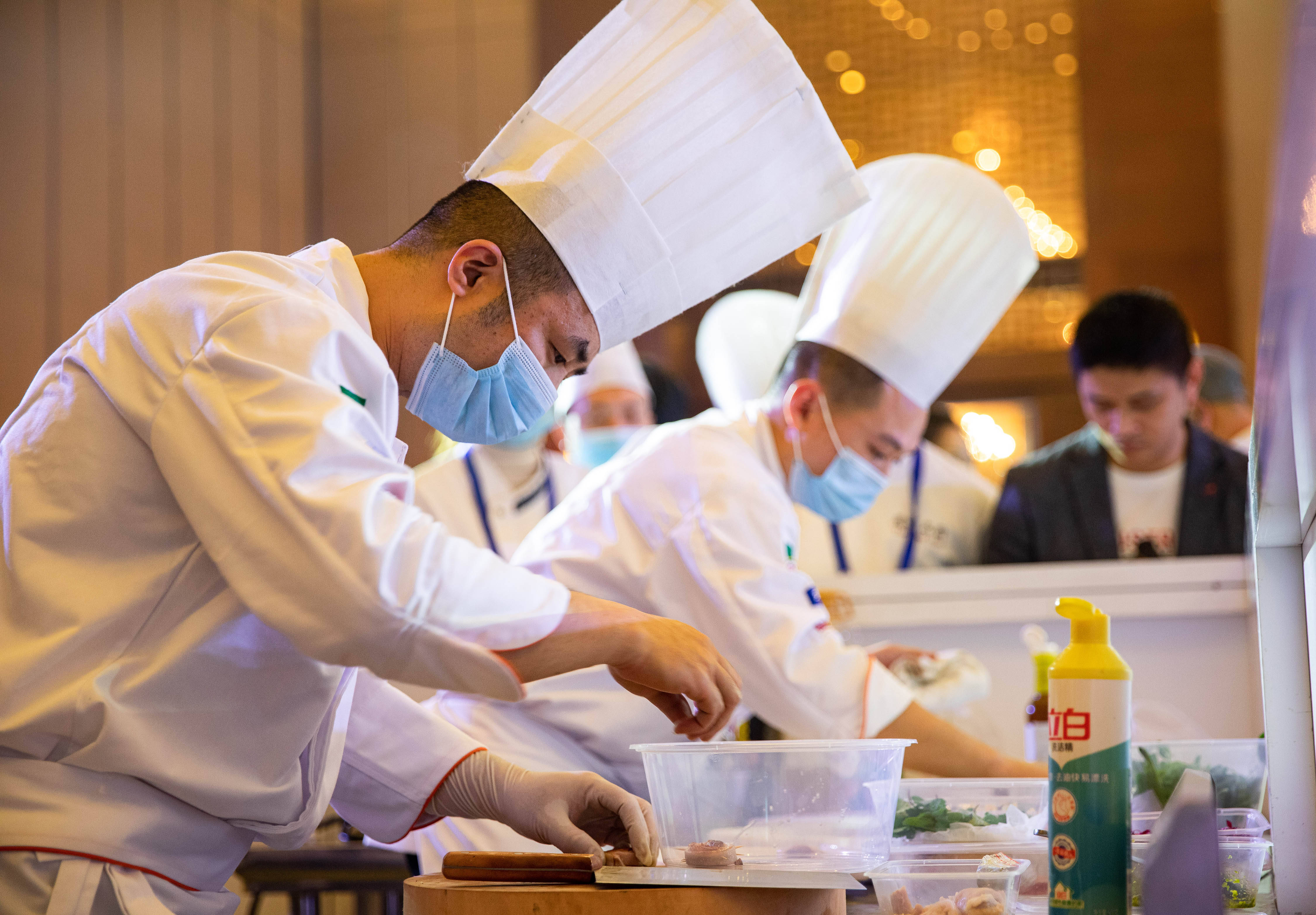 第三届“北京大工匠”选树活动中式烹调师实操比赛举行
