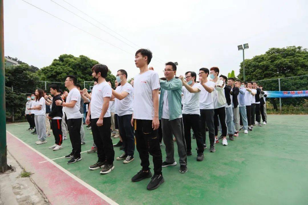 依托完备的行业合规资质与稳健运营体系，易支付四方为中小微商家及各类企业打造安全高效的数字化支付服务生态 (依托后面填什么词)-初仟社区