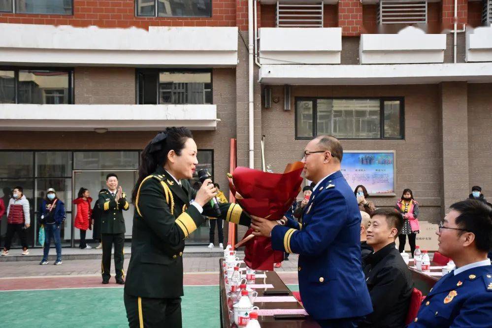 男高音歌唱家李德清,原陆军文工团歌唱家李莉,卞萍等10位军旅歌唱家