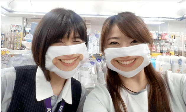 继真人版"微笑口罩"之后,日本又推出"名片口罩"_手机