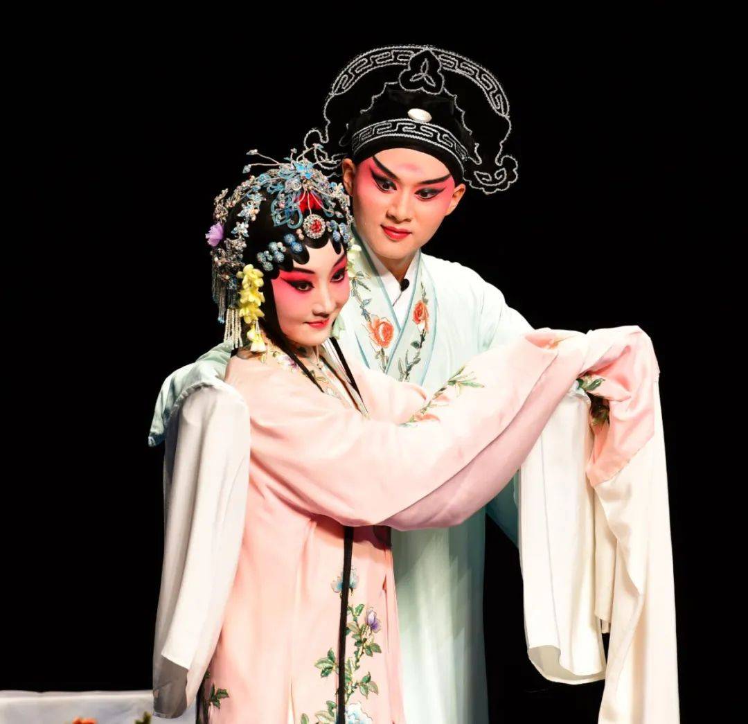 昆山2020gdp突破4000亿_昆山龙哥