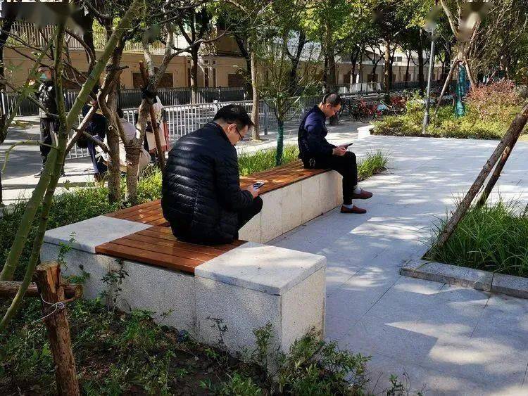 【民生喜讯】青石绿地好休憩,街心公园焕新颜!_居民