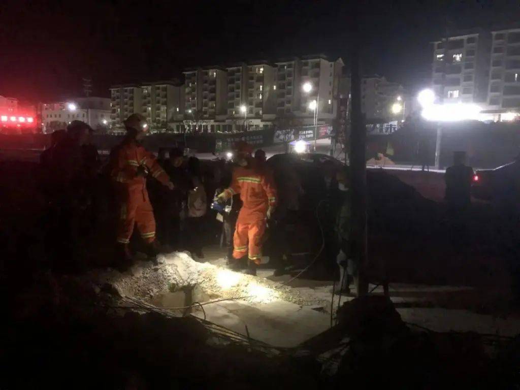 梦境迷雾，解析掉入厕所沾满大便的深层寓意