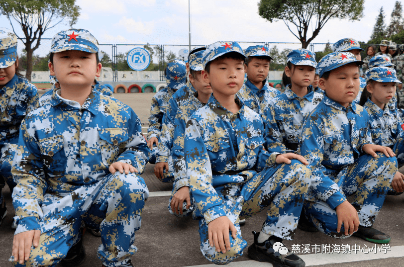 穿迷彩服怎么穿搭男生_猎人迷彩服怎么穿(3)