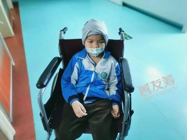 大儿子|辗转哀鸣，宝贝握紧妈妈的手，我心在流血，跪求好心人救救孩子，日后定回报社会，多行善事！小家庭支离破碎