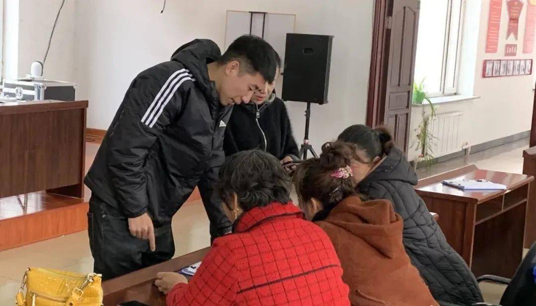 镇做好人口普查工作_人口普查工作照片