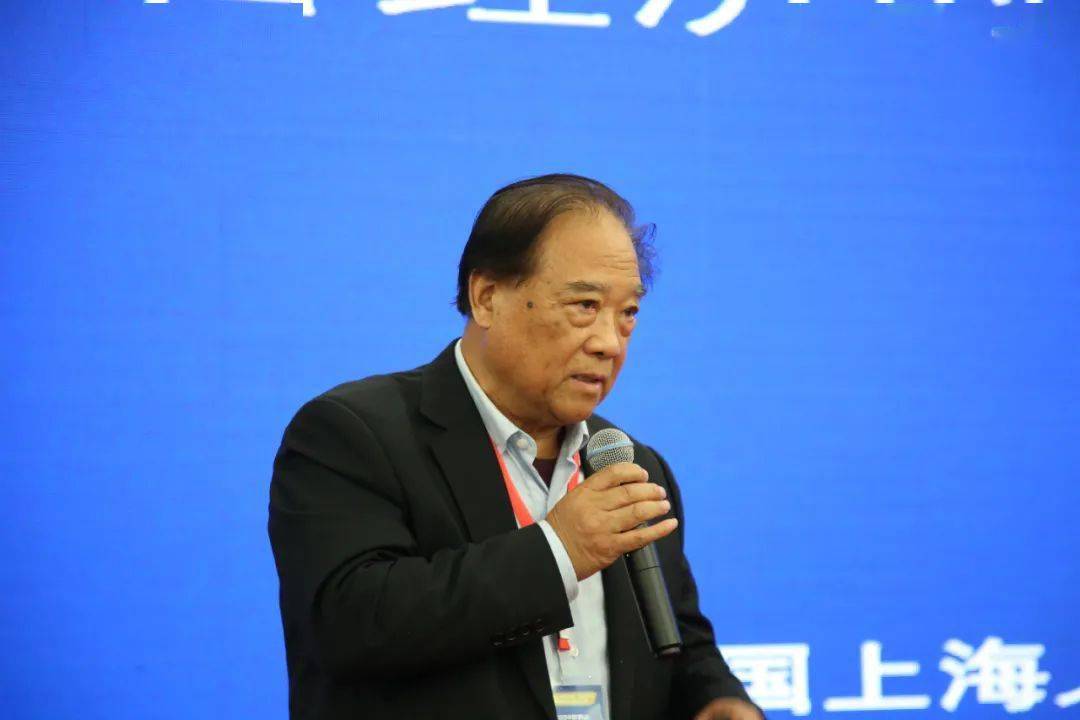 吉成集团董事长_吉成曜线稿