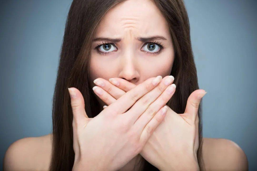 「生活常识」睡觉流口水是病吗?这几种情况,可能是疾病在作祟!