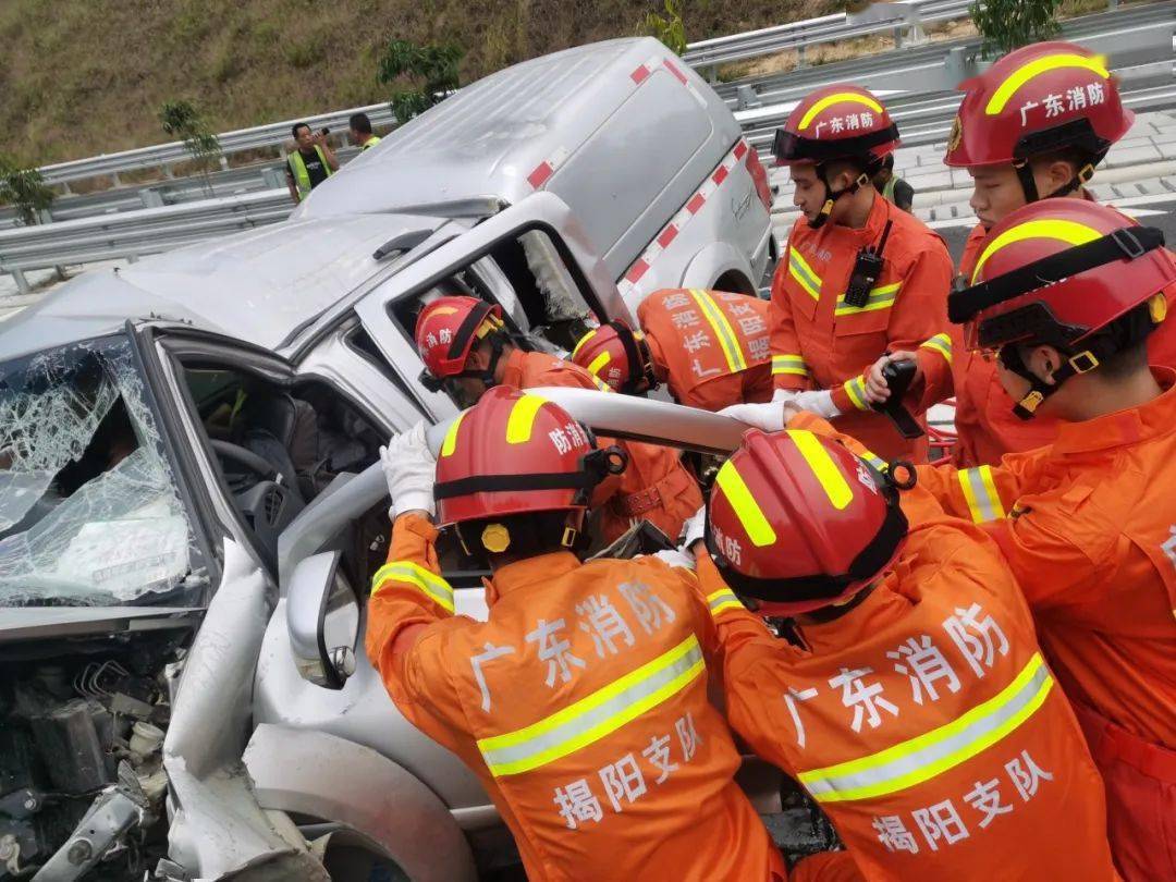 遇到紧急情况,请及时拨打救援报警电话. 来源:揭阳消防 返回搜