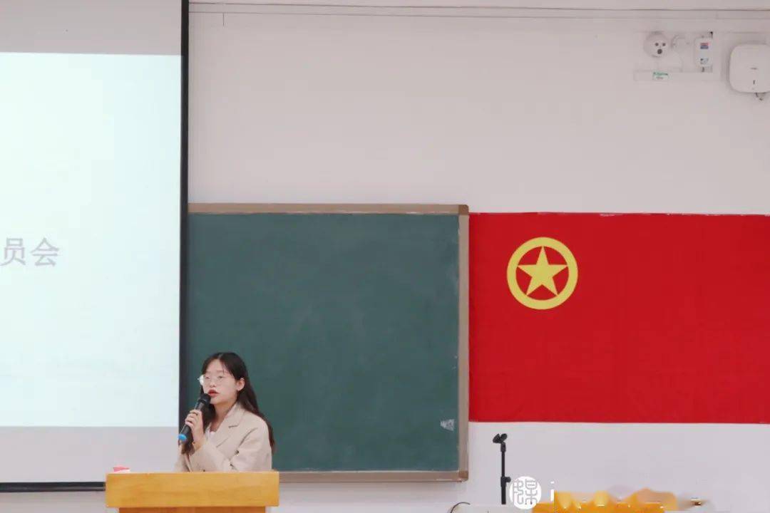 六大学生组织例会 萤萤之火,汇之成炬_梁俏伶