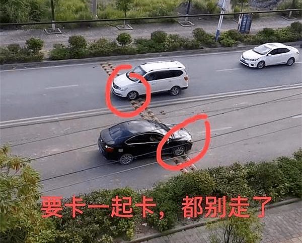 货车减速带图片 406b3d10ef39434380948beb2de769d3.png