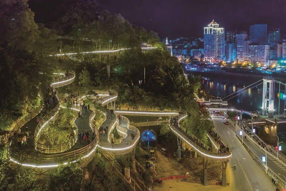 康体休闲慢行段,滨水花海景观段 古渡公园段等正式开放 延平夜景(罗