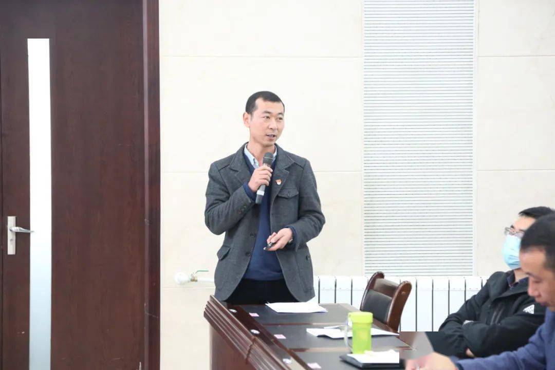 赵才让在讲话中要求,青年讲师团成员要站在理想信念的制高点引领青年