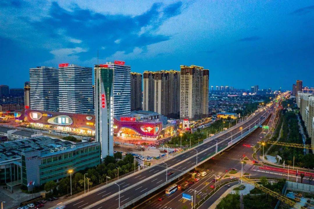 常福街道GDP_夜晚街道图片(2)