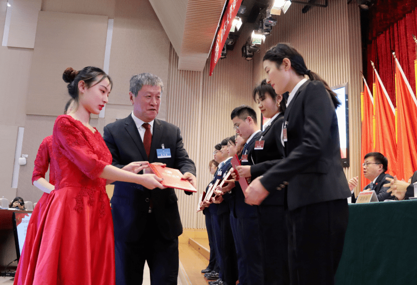 山东大学第三十六次学代会第十八次研代会举行_王君松