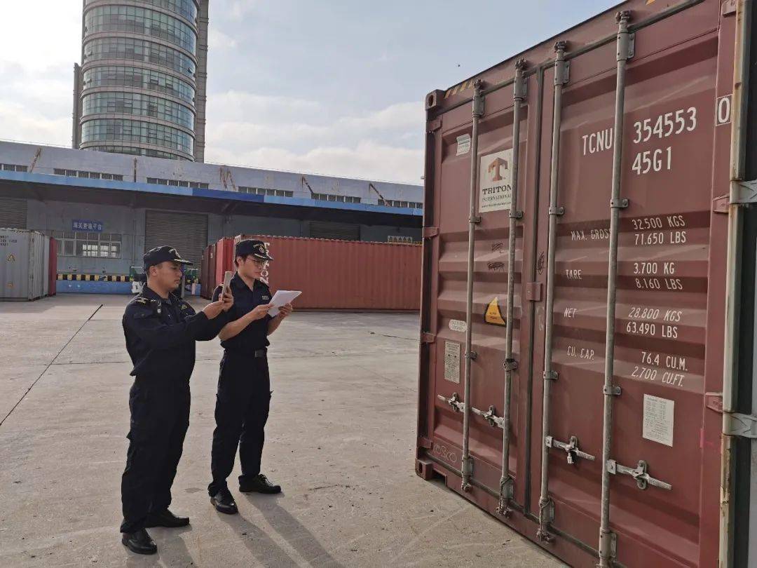 起锚!225个集装箱货物直航俄罗斯