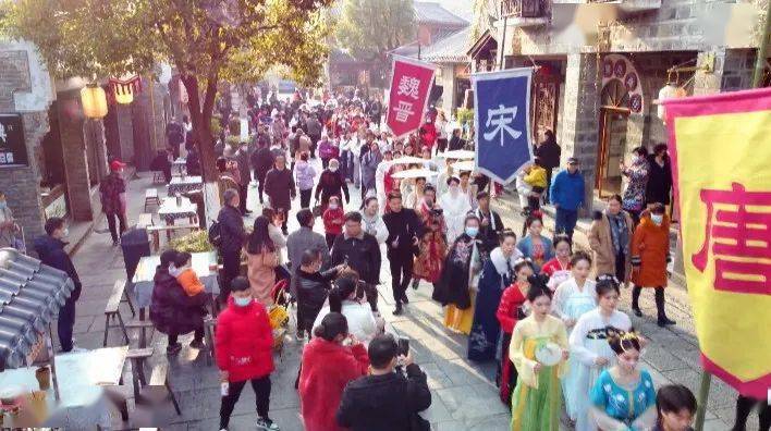 钟祥经济总量_钟祥莫愁村图片(3)