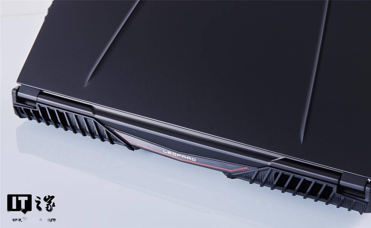 高性能|i7-10870H 和 RTX 2060 双拳出击，微星冲锋坦克 2 GL65 体验