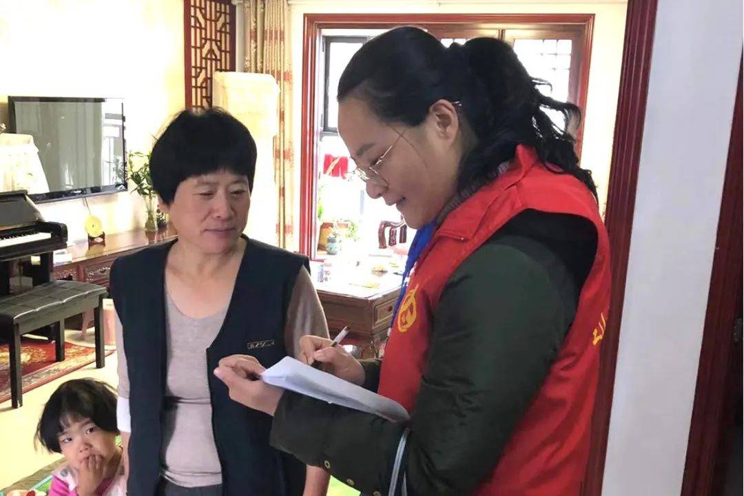 全国人口普查学生普查员_人口普查普查员证(3)