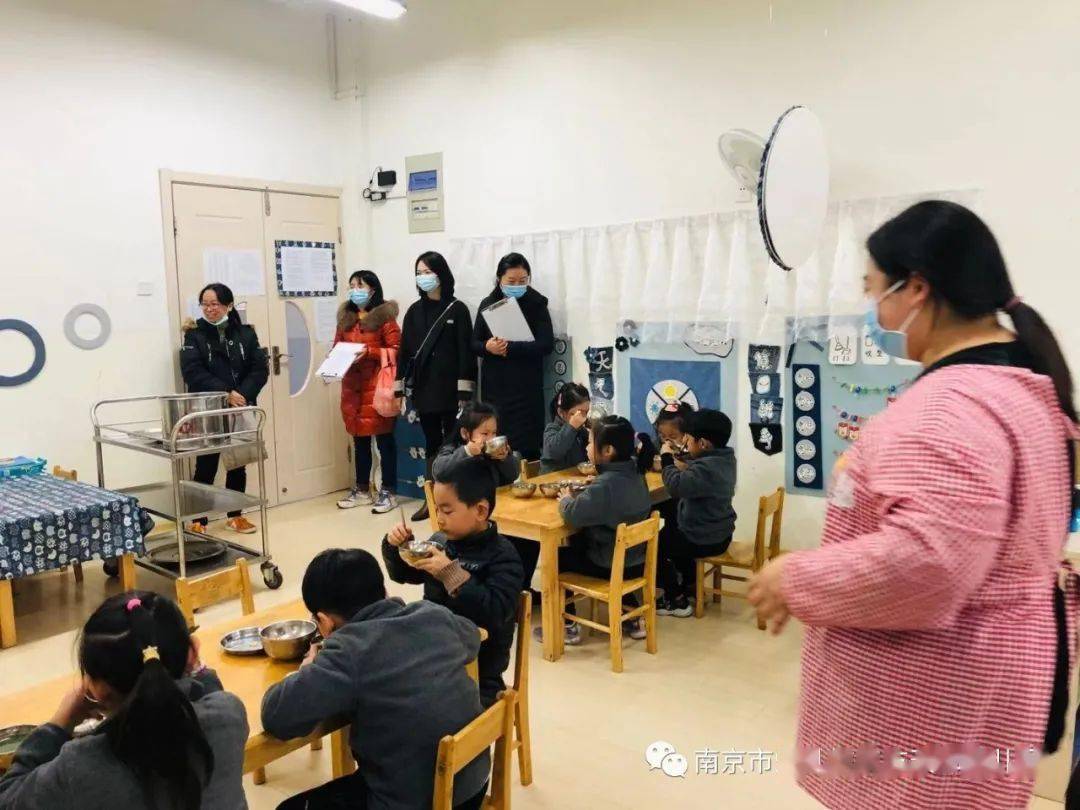 美好"食"光——记爱儿坊东方天郡幼儿园开餐环节开放展示