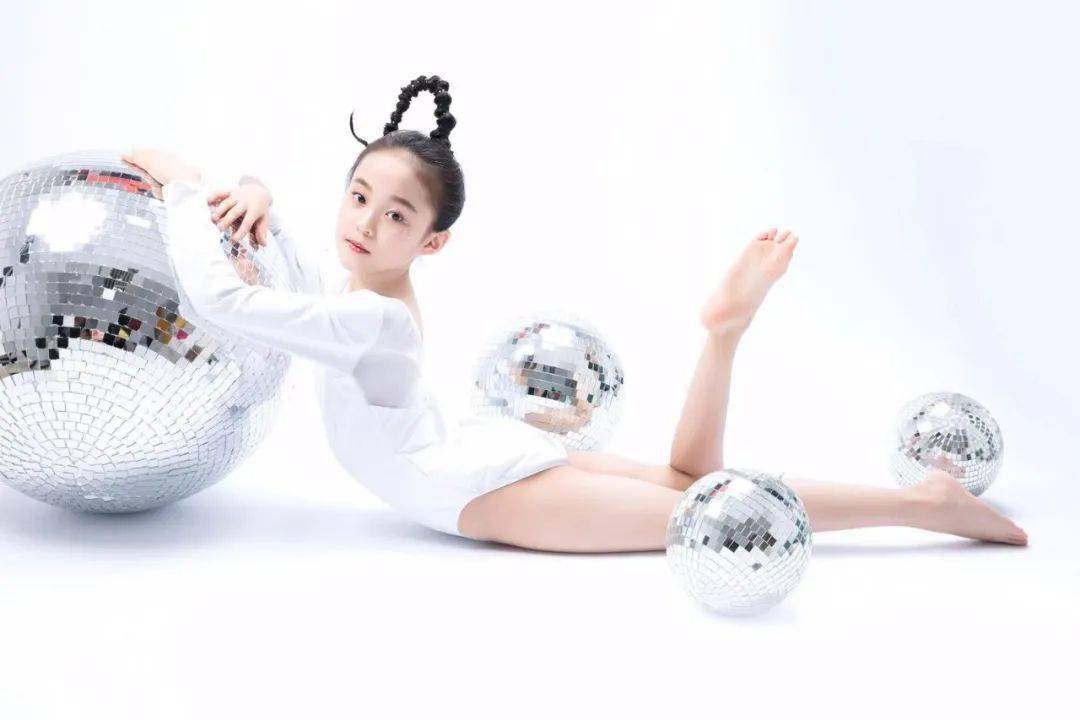 怎么学跳舞最快 6435e189c7a74c47a9018b5049836404.jpeg