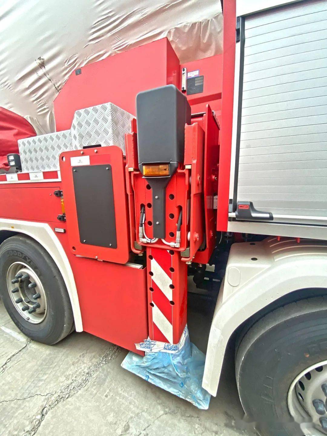斯堪尼亚p450 12x4底盘的博浪涛f101登高平台消防车_搜狐汽车_搜狐网