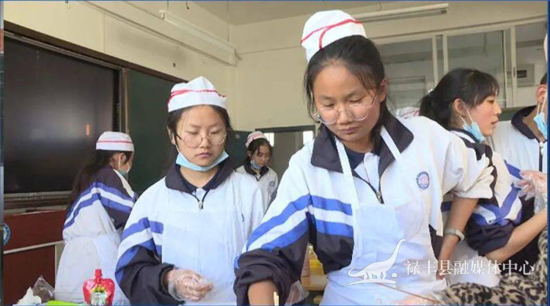 龙城中学开发学校特色课程促进学生全面发展