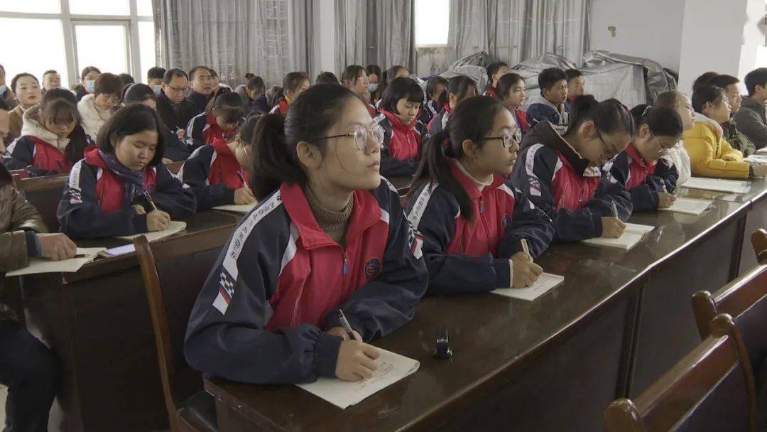 王建平为司马光中学师生讲授思政课_手机搜狐网