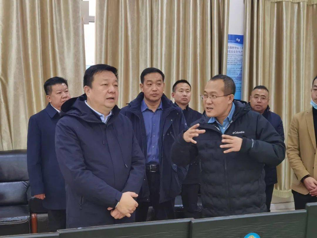 准格尔旗旗委书记王瑞到不连沟公司调研